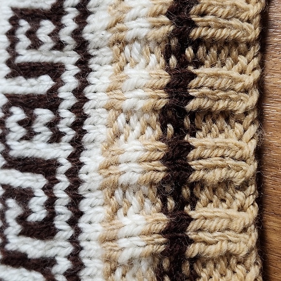 Hand-made Vintage Cowichan Style Wool Pullover Sweater Unisex - Picture 10 of 10